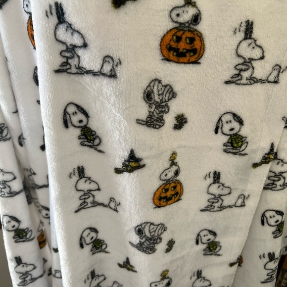 Peanuts lounge wear - Picture 8 of 9